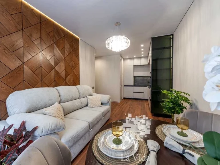 Apartment. Kyiv, Dniprovska naberezhna St.