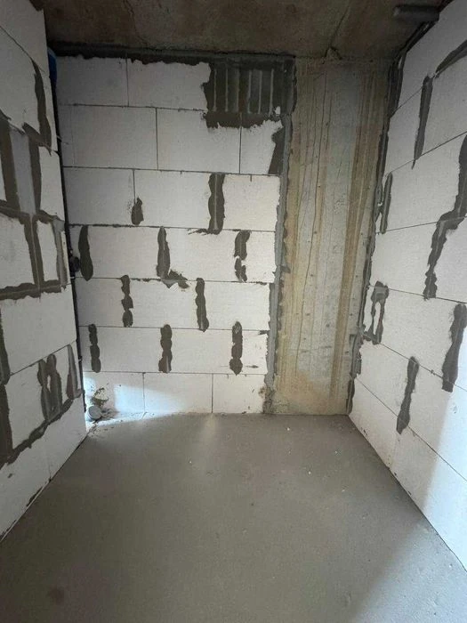 I will sell a spacious 1-room apartment. an apartment in New House on ul. Too bad