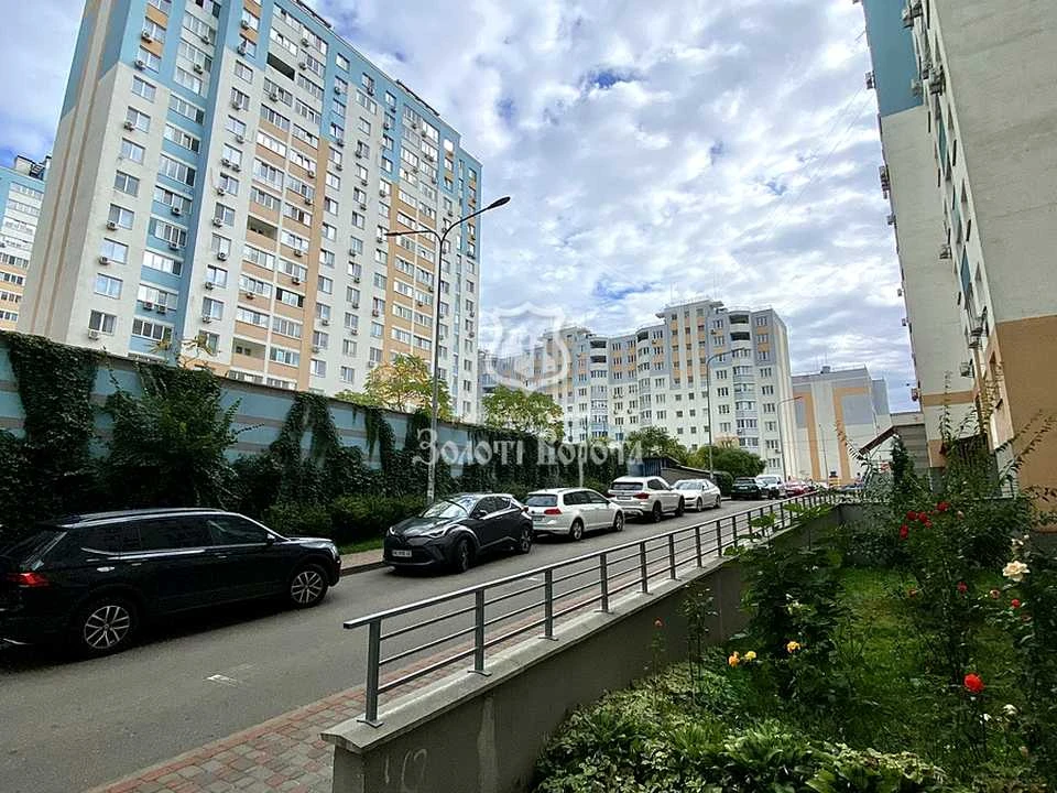 Квартира. Київ, Сергія Данченка вул.