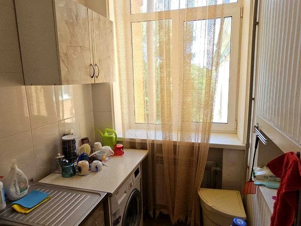 Apartment. Dnipro, Prydniprovs'ka St.