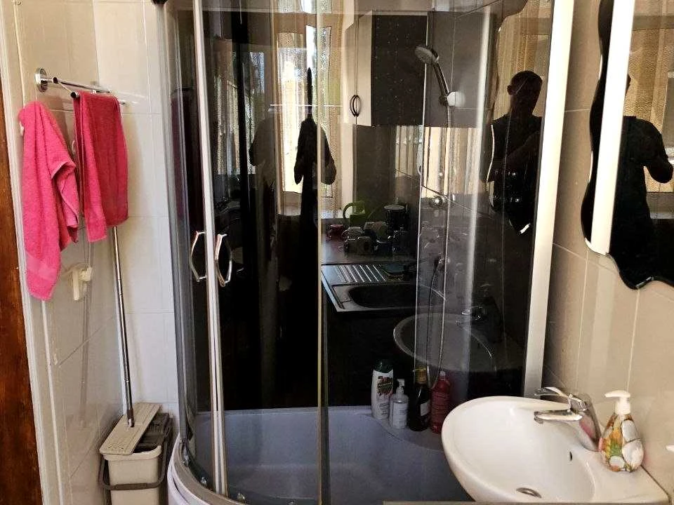Apartment. Dnipro, Prydniprovs'ka St.