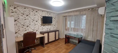 Продам 1 кімнатну квартиру з капітальним ремонтом, 3 поверх, Левада, Таврія, пр.
