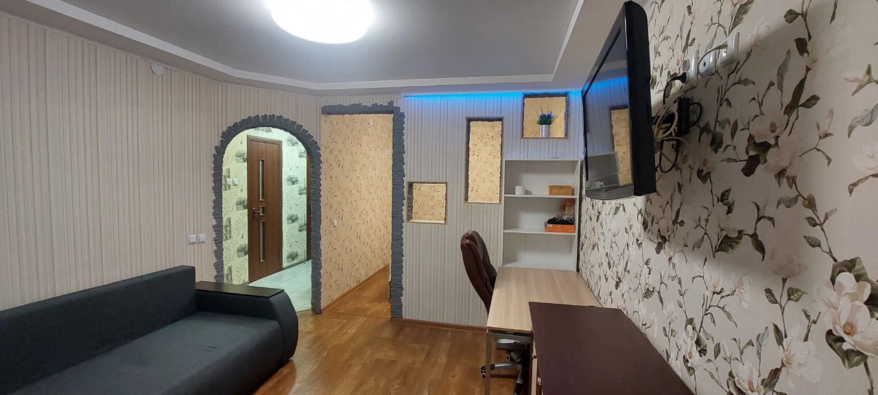 Продам 1 кімнатну квартиру з капітальним ремонтом, 3 поверх, Левада, Таврія, пр.