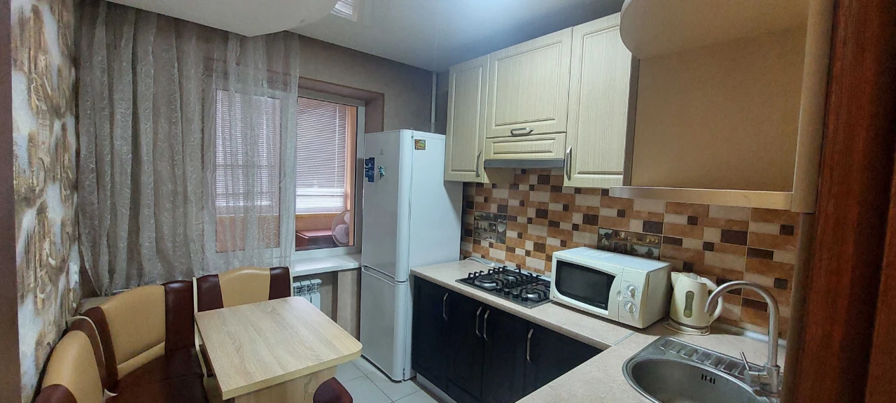 Продам 1 кімнатну квартиру з капітальним ремонтом, 3 поверх, Левада, Таврія, пр.