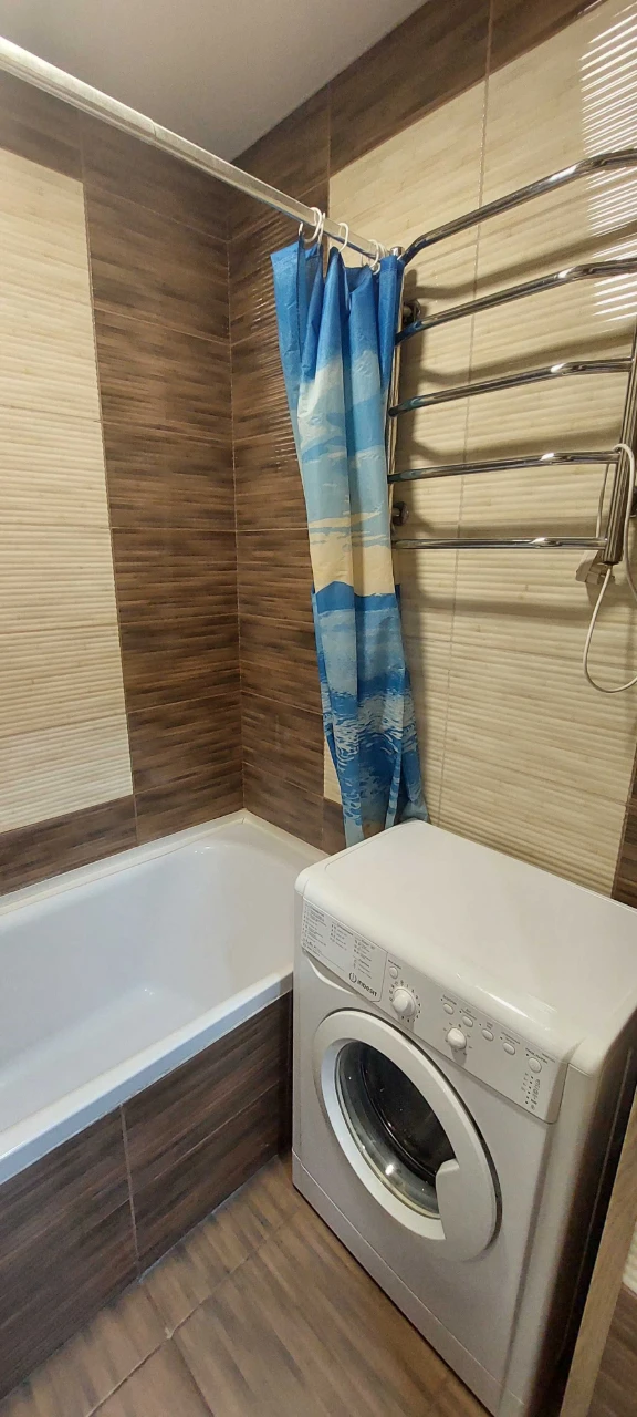 Продам 1 кімнатну квартиру з капітальним ремонтом, 3 поверх, Левада, Таврія, пр.