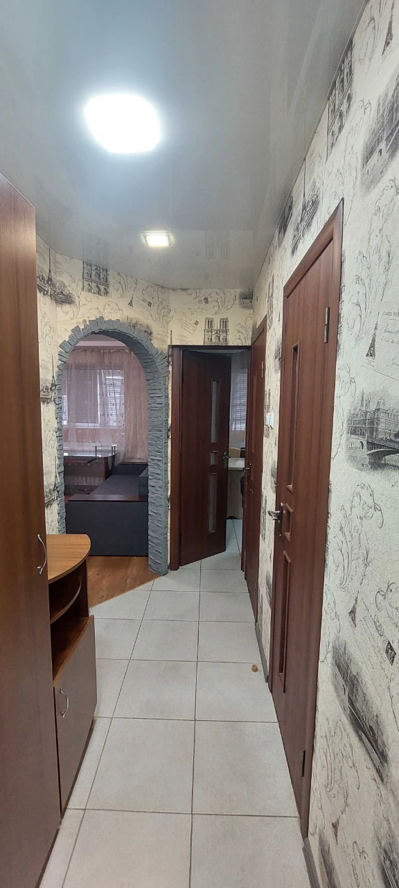 Продам 1 кімнатну квартиру з капітальним ремонтом, 3 поверх, Левада, Таврія, пр.
