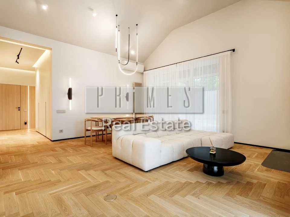 House. Kyiv, Lesya Kurbas Prospekt
