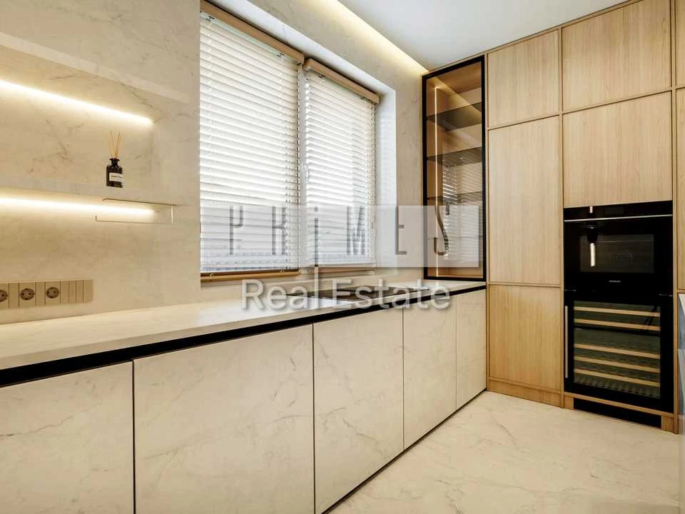 House. Kyiv, Lesya Kurbas Prospekt