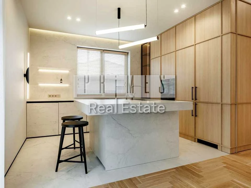 House. Kyiv, Lesya Kurbas Prospekt
