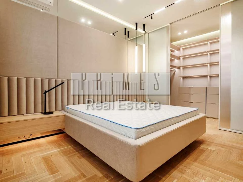 House. Kyiv, Lesya Kurbas Prospekt