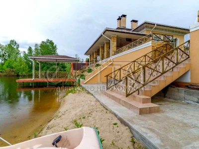 Будинок. Київ, Центральна вул.