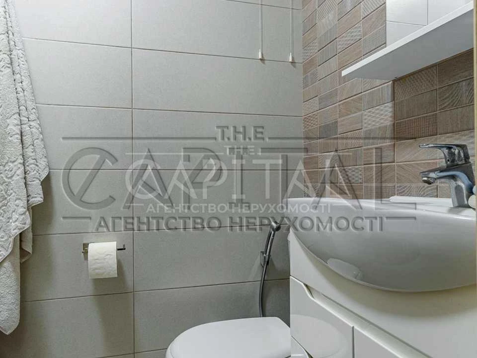 Будинок. Київ, Центральна вул.