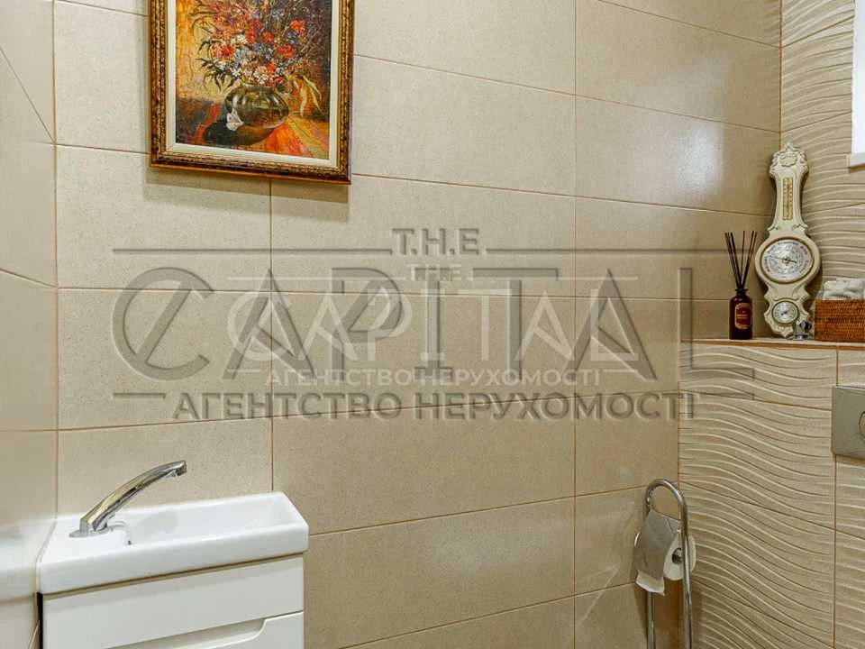 Будинок. Київ, Центральна вул.