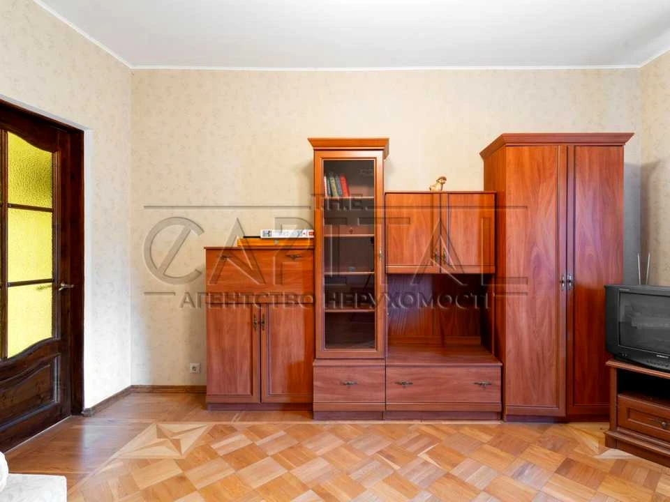 Будинок. Київ, Виноградна вул.