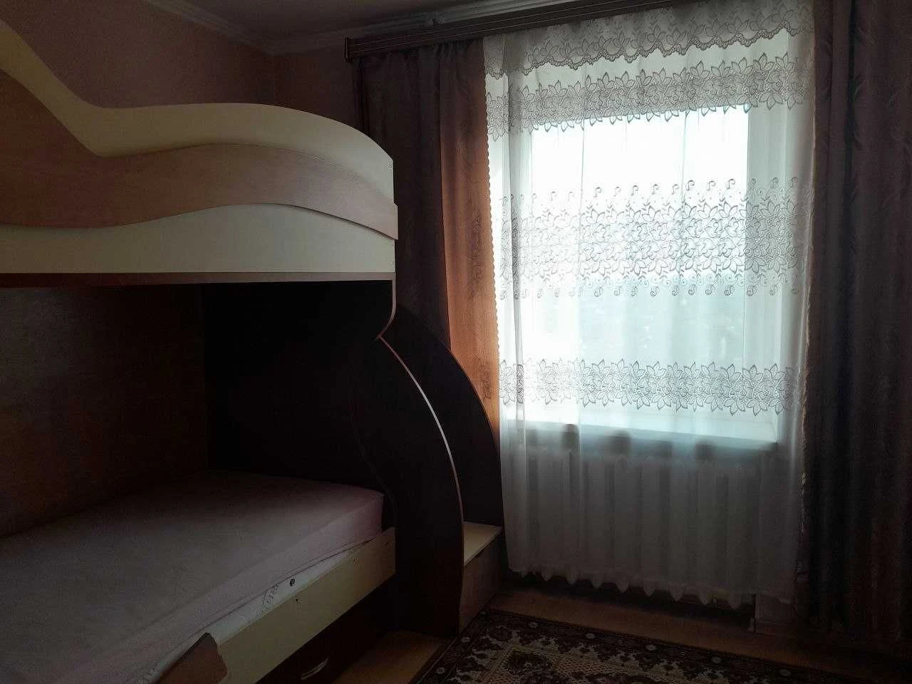 Продам 3 ком. квартиру 8 этаж  ул.Ядова  Ремонт . До ценра 1