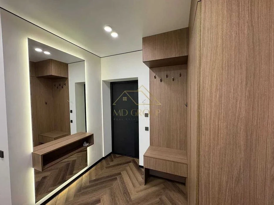 Продаж просторої 2 кім квартири з якісним та красивим  ремон