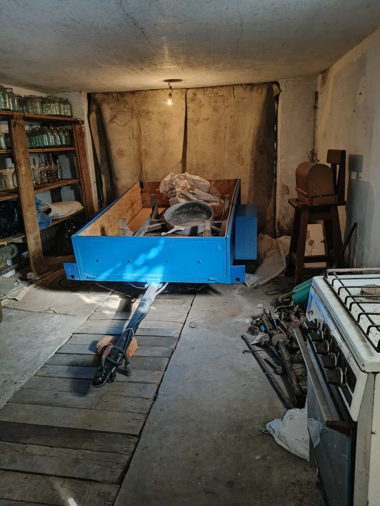 Продається добротний будинок в центрі Ленпоселка, 12 соток землі, г