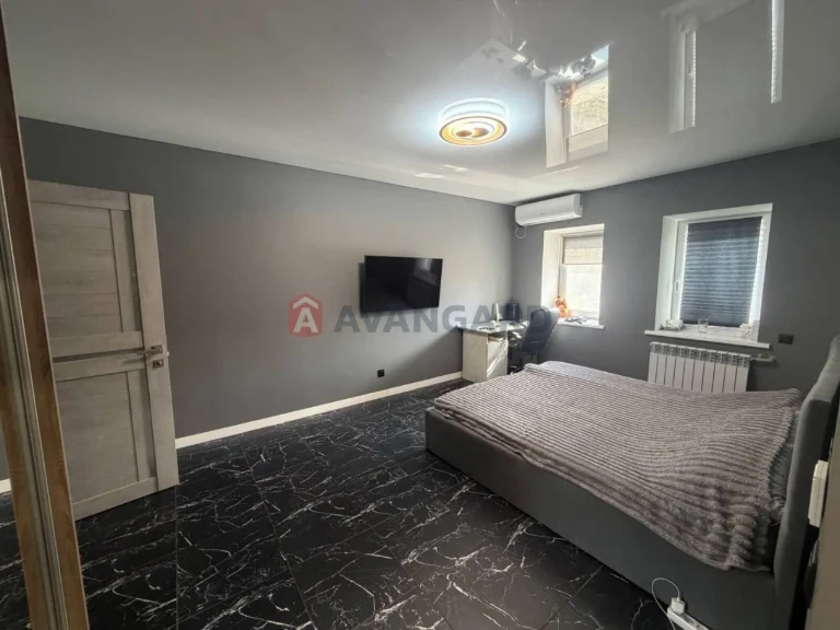 Sale of house with renovation 2025. Green Yard. 3 rooms