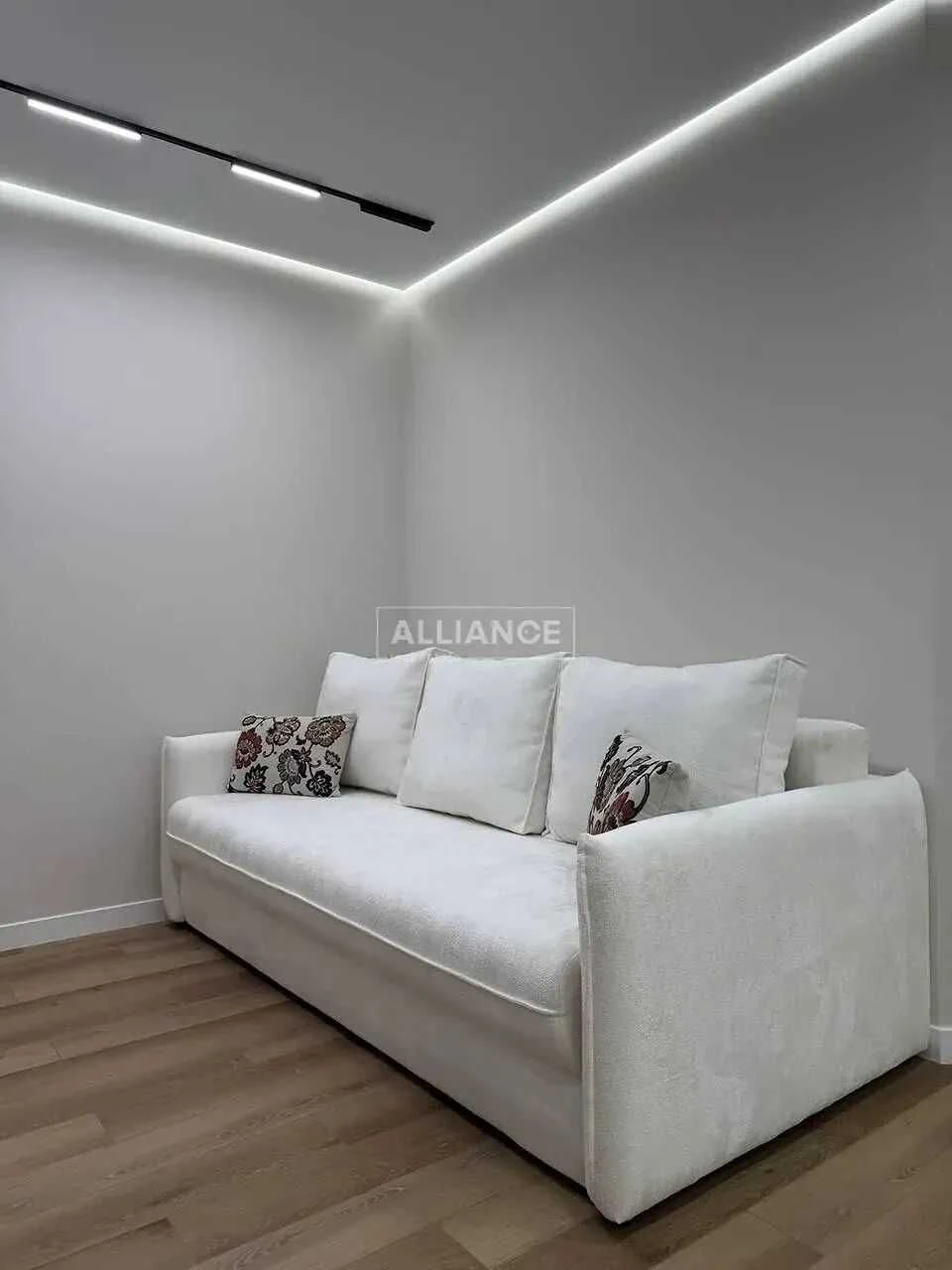 Exclusive sale: modern apartment with furniture and appliances