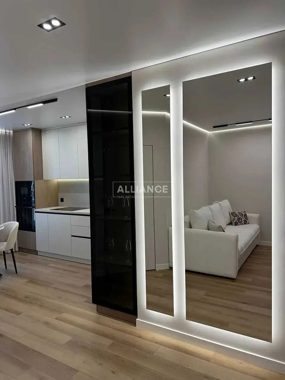 Exclusive sale: modern apartment with furniture and appliances
