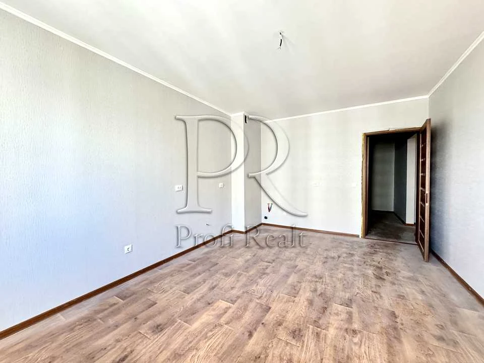 Apartment. Kyiv, Konoplyanska St.
