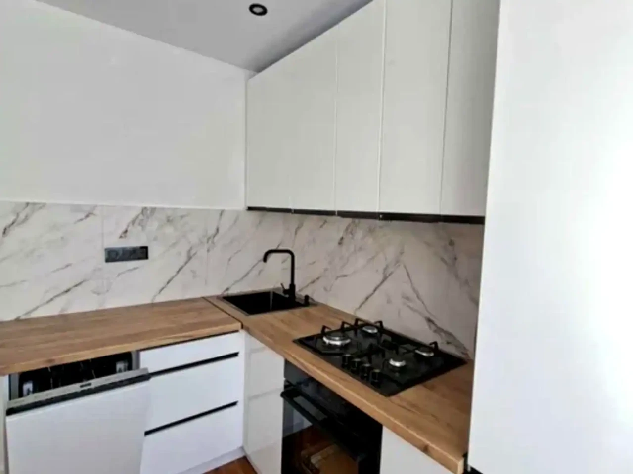Продаж квартири 1-кімн. 38 м² 7/9 пов.