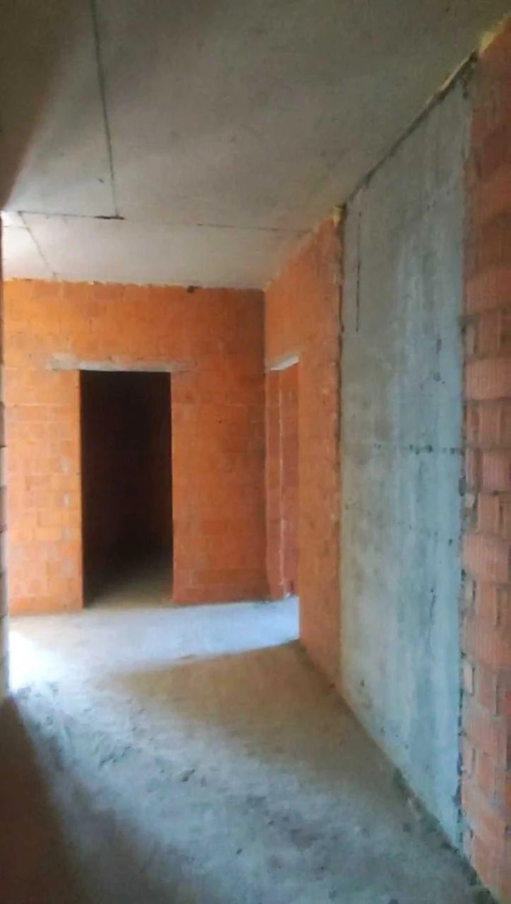 Sale of a 2-room apartment in the Lizrome residential complex near V. Gadzehi street, 7 minutes walk to the center.