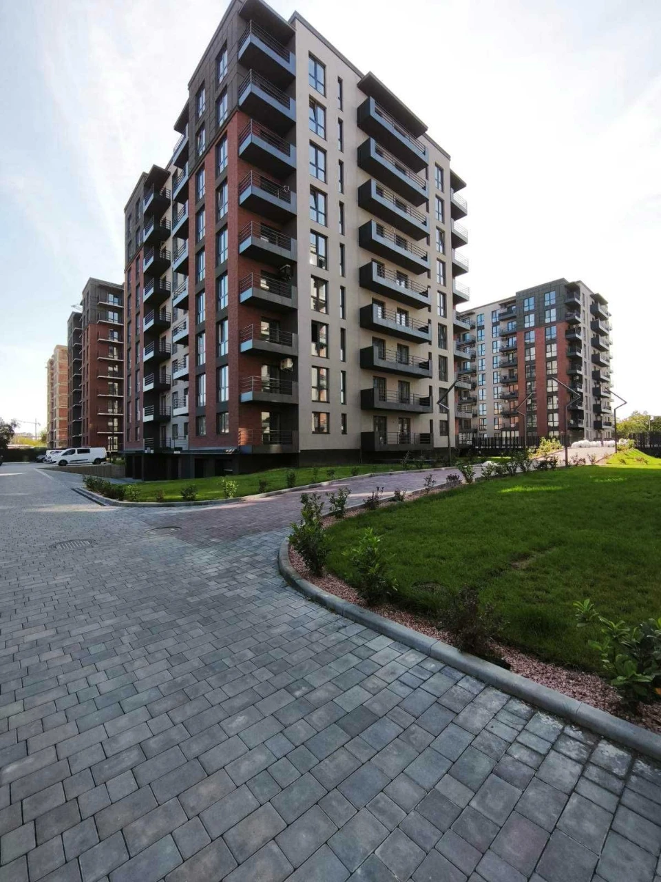 Продается 2-комнатная квартира, ЖК “West towers” Код: 36403