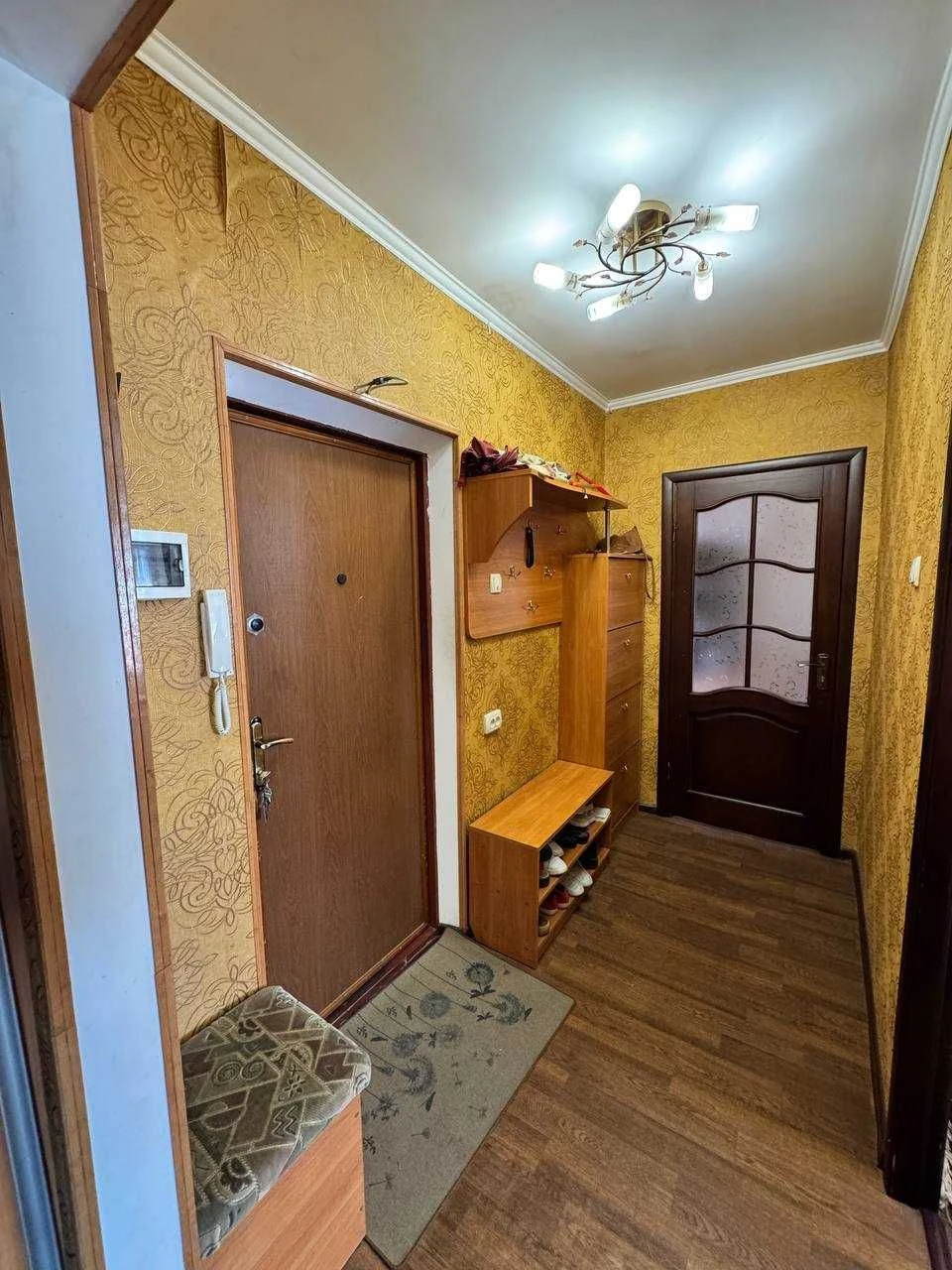 Продается 2-комнатная квартира, выставка по ул. Заречанская
