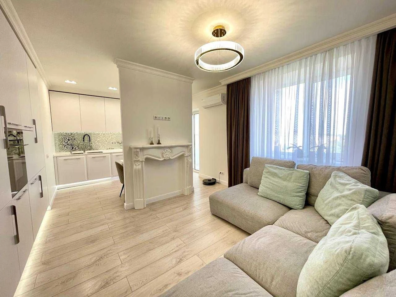 Sale of a 3-room apartment with a city view! Exhibition