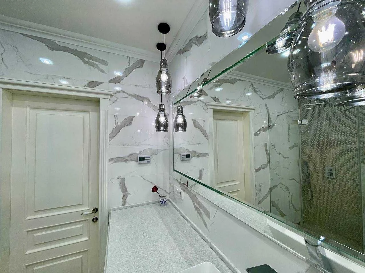 Sale of a 3-room apartment with a city view! Exhibition