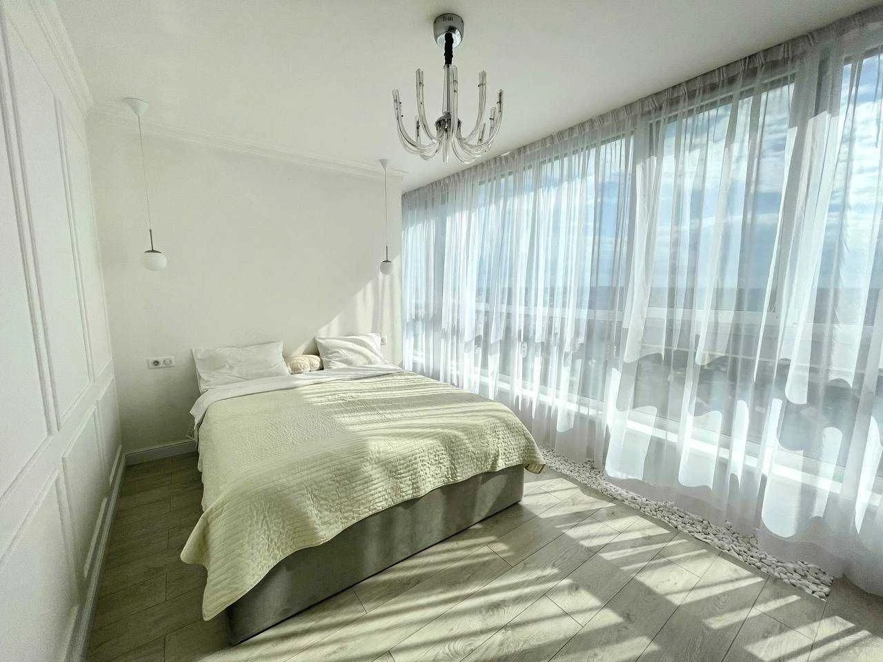 Sale of a 3-room apartment with a city view! Exhibition
