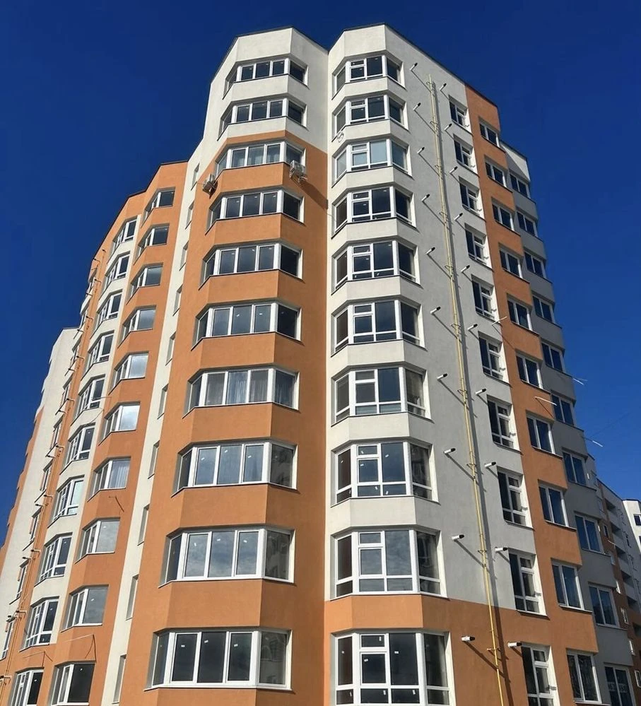 Продається 2 кімнатна квартира в новобудові.
