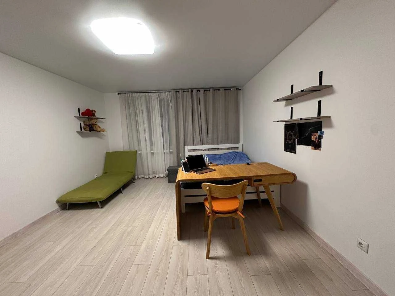 46873 Sale of a view 2-room apartment 70 sq m with renovation and a view