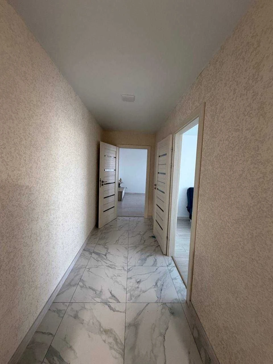 46873 Sale of a view 2-room apartment 70 sq m with renovation and a view