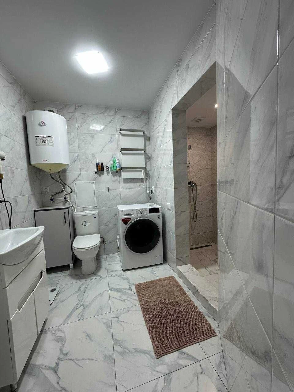 46873 Sale of a view 2-room apartment 70 sq m with renovation and a view