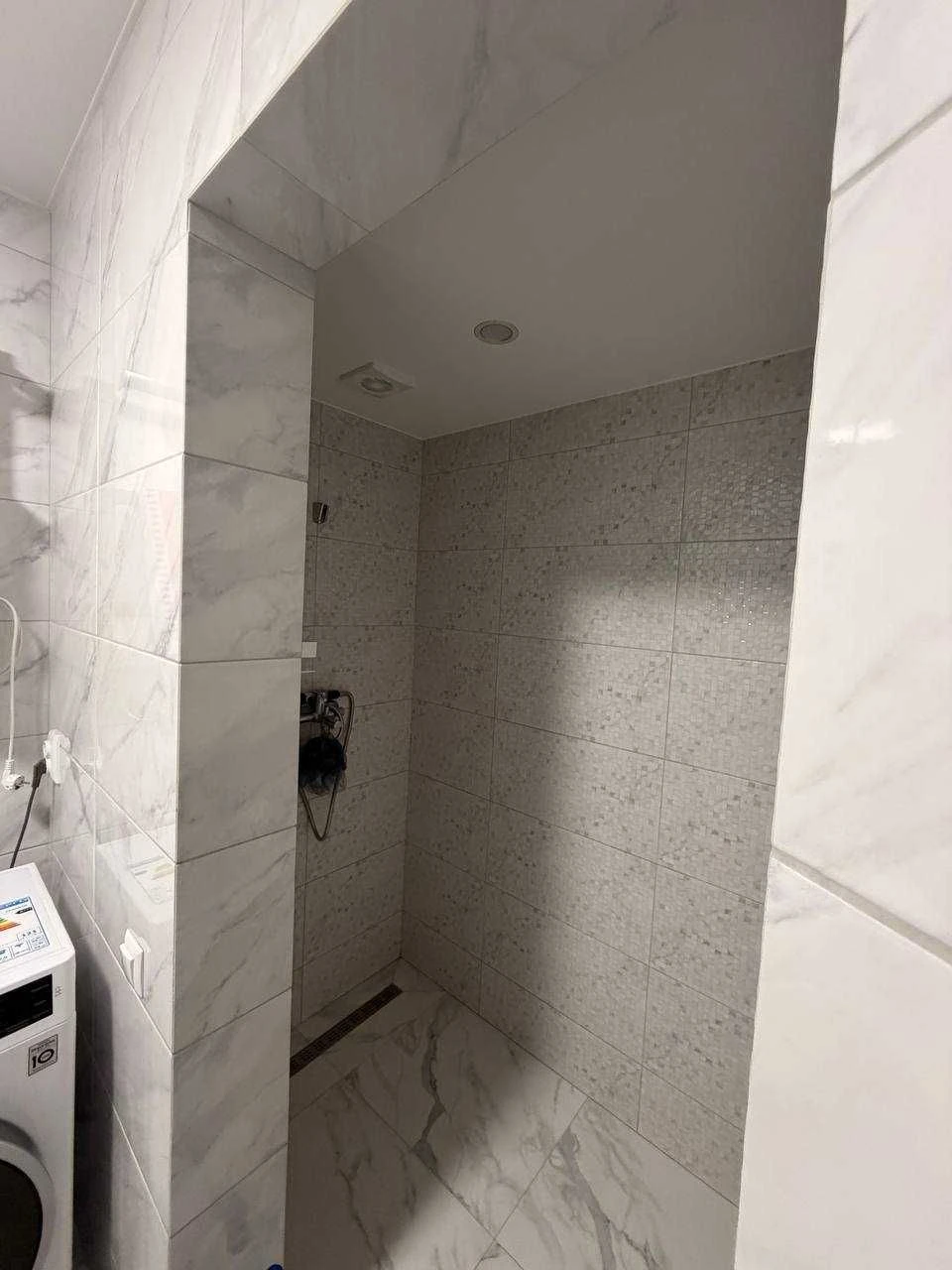 46873 Sale of a view 2-room apartment 70 sq m with renovation and a view