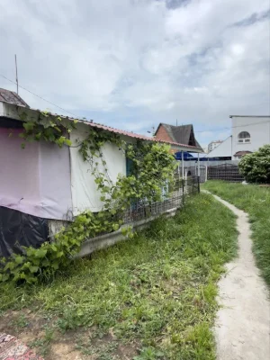Продам будинок в центрі