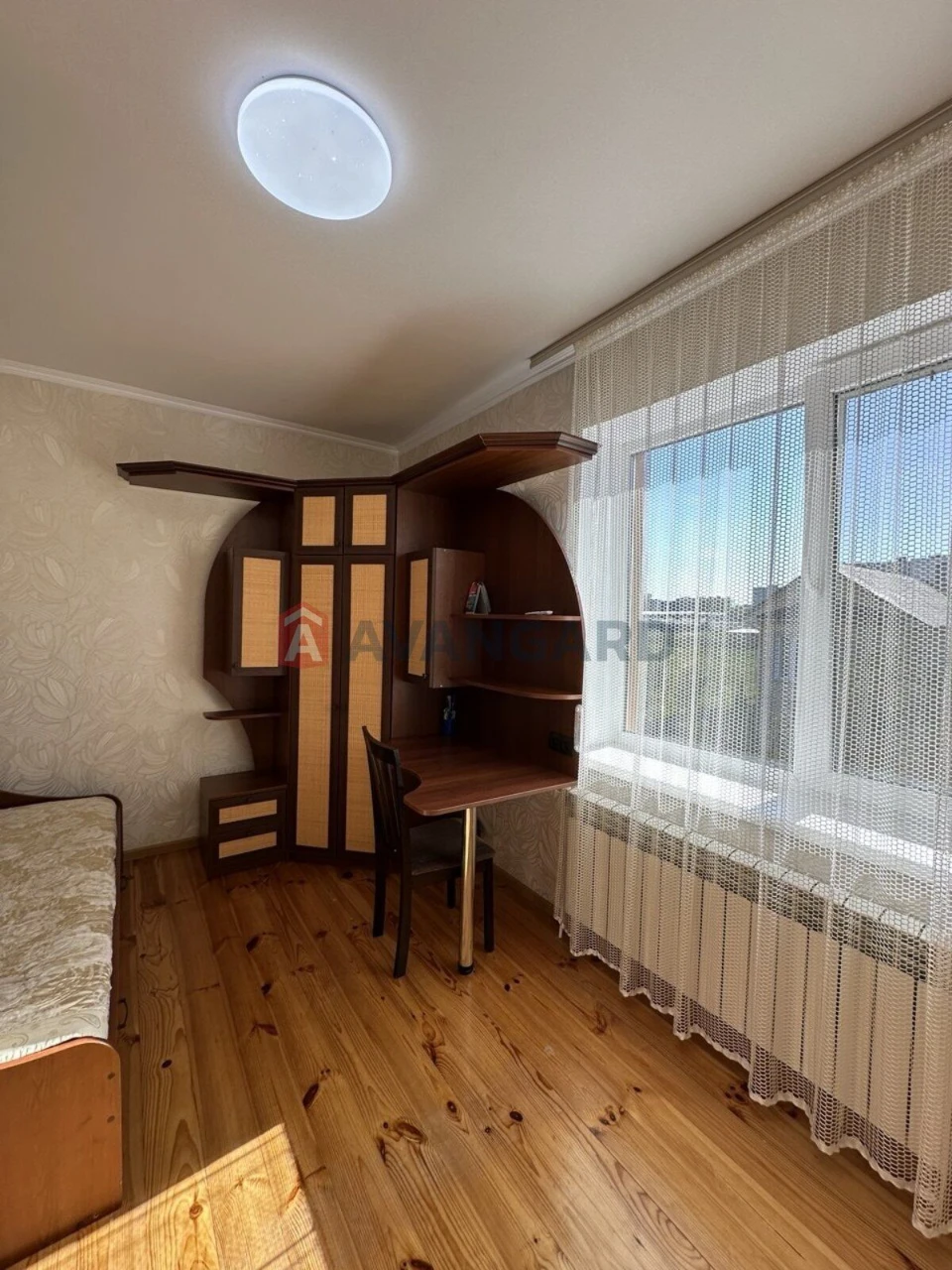 HOUSE IN THE CENTER OF KHMELNYTSKY 146 SQM | 5 ACRES | GARAGE