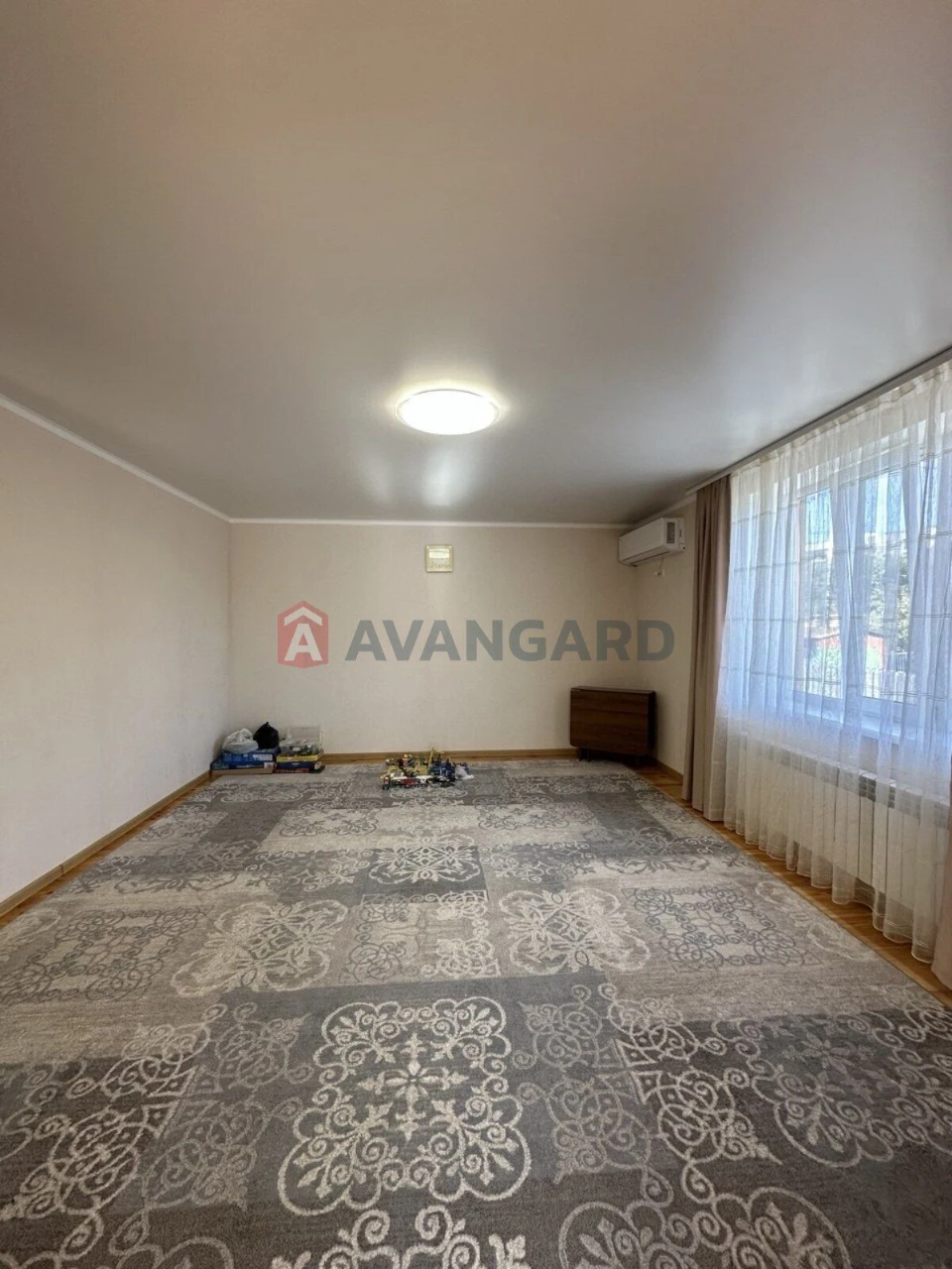 HOUSE IN THE CENTER OF KHMELNYTSKY 146 SQM | 5 ACRES | GARAGE