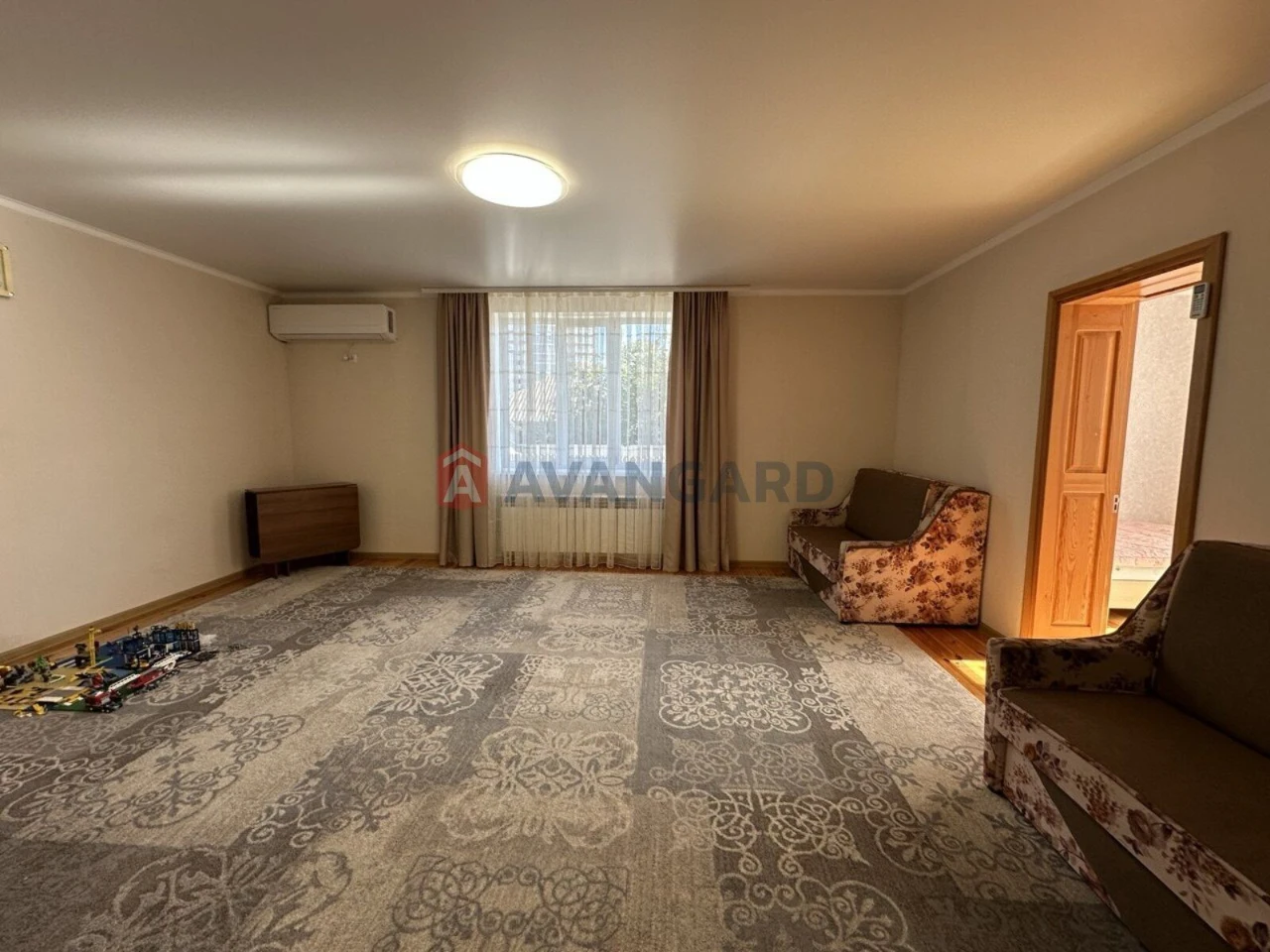 HOUSE IN THE CENTER OF KHMELNYTSKY 146 SQM | 5 ACRES | GARAGE