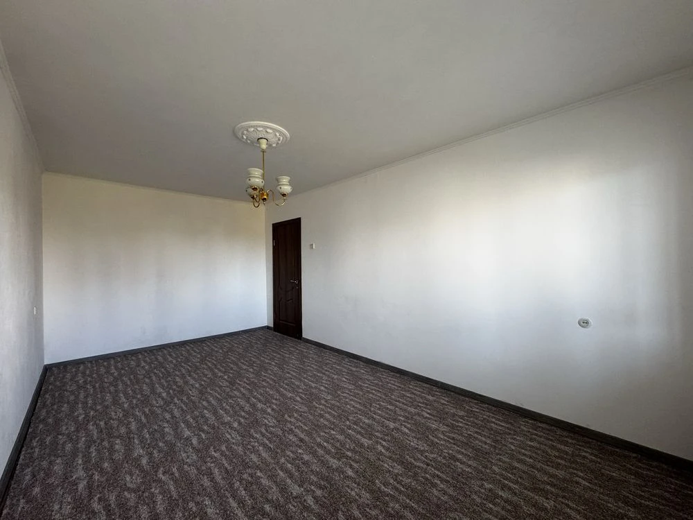 Sale of one-room apartment near new building