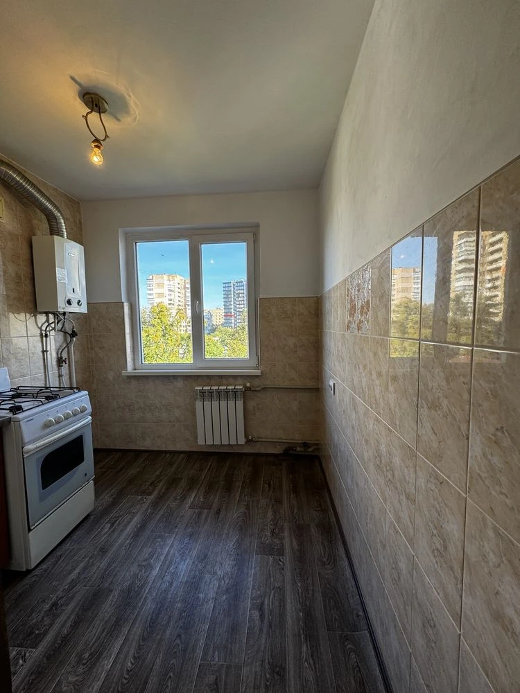 Sale of one-room apartment near new building