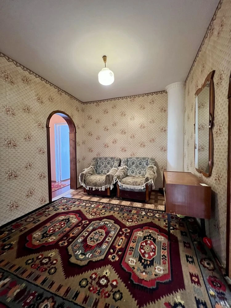 Продаж великої квартири з АО