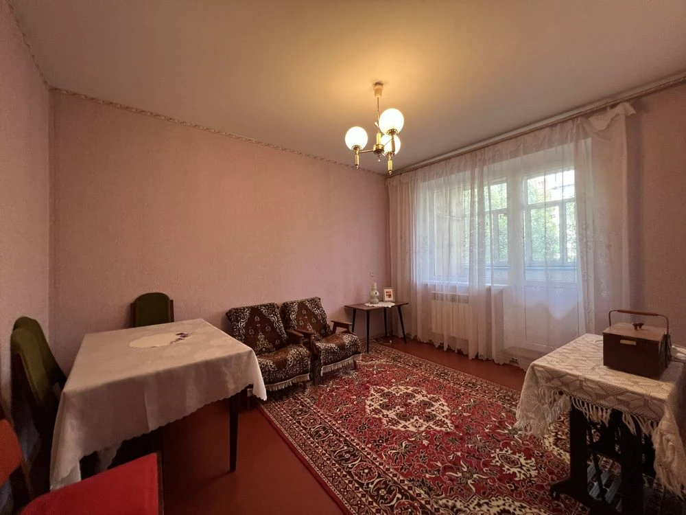 Продаж великої квартири з АО