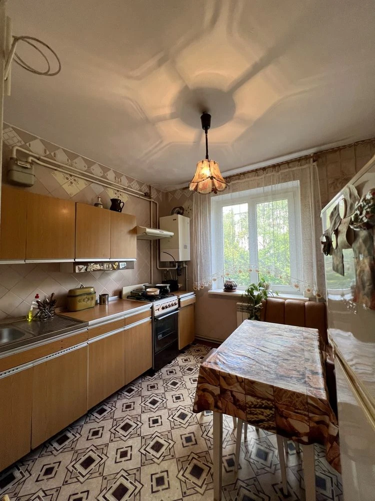 Продаж великої квартири з АО