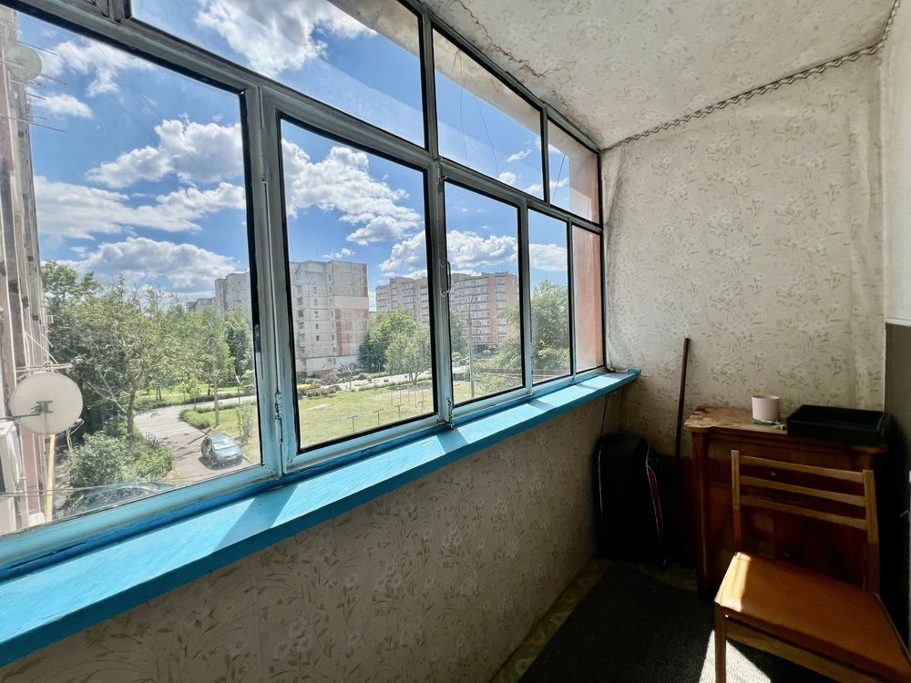 Продаж великої квартири з АО