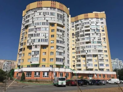 Трикімнатна квартира на Героїв Дніпра, 89