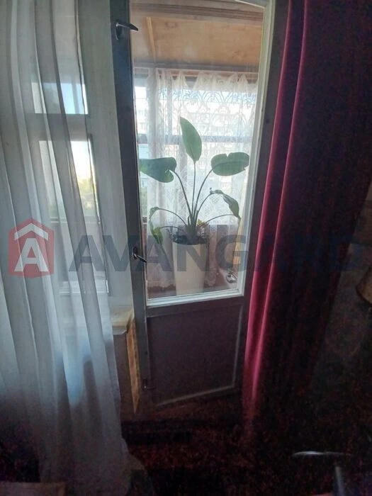 Продам 3-кімнатну квартиру в районі Митниця