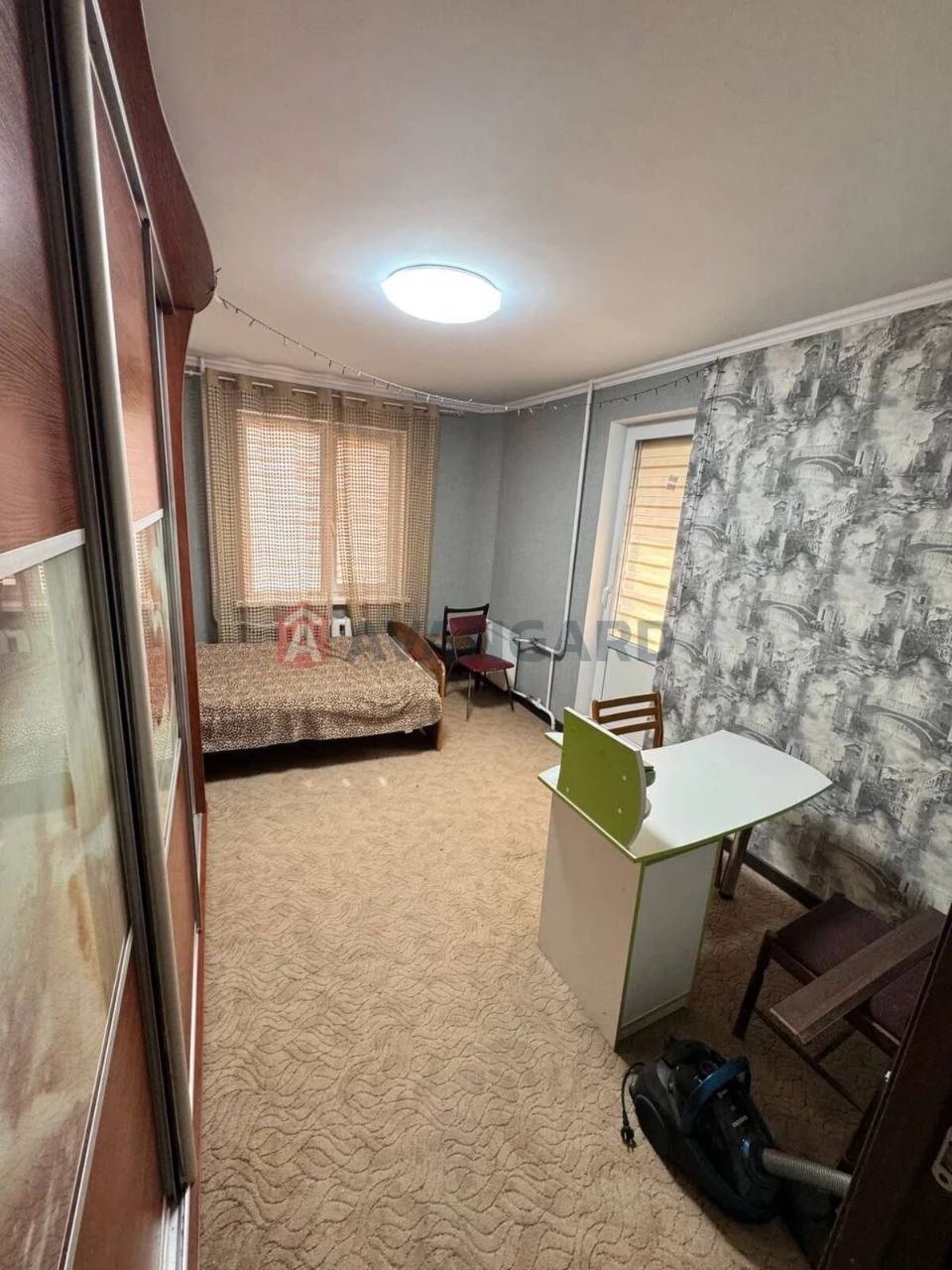 Three-room apartment at Sagaydnichy 175/2, WORKING ACCORDING TO STATE REGULATIONS